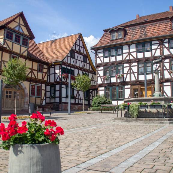 Der Gerstunger Markt mit Storchenbrunnen